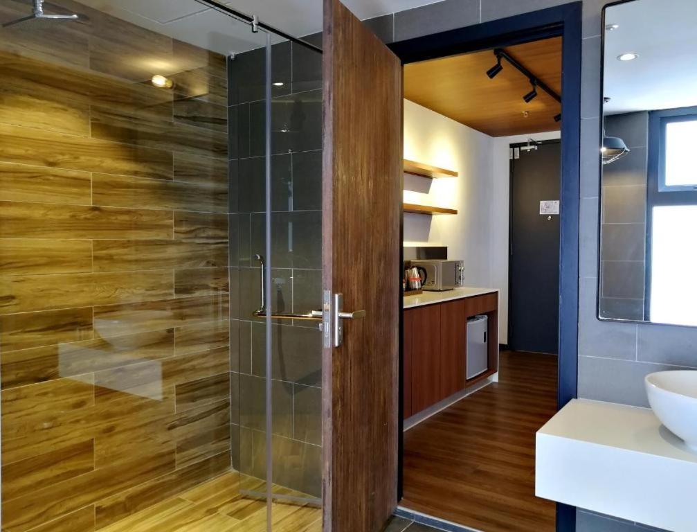 Exclusive Business Suite @ M Summit 191 George Town Eksteriør bilde